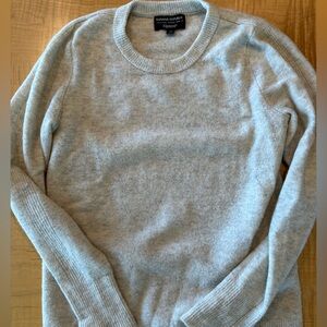 Banana Republic Women’s Light Gray Crewneck Sweater XS